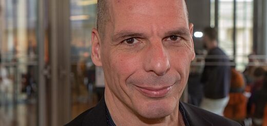 630px-2019-04-13_Yanis_Varoufakis_by_Olaf_Kosinsky-0658
