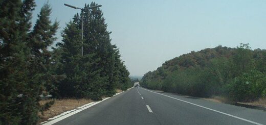 jpeg-optimizer_640px-A1_Motorway,_Greece_-_Section_Evzoni-Polykastro_-_02