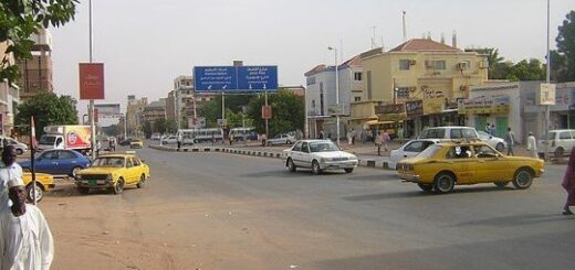 jpeg-optimizer_640px-Al-Quasar_Street_(Khartoum)_001