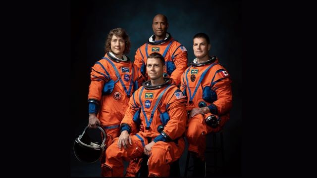 jsc2023e016432_alt4- Crew Artemis II