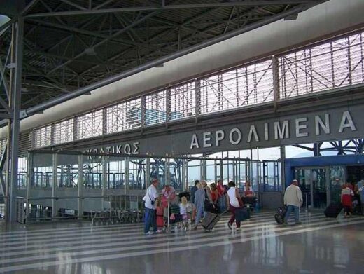 jpeg-optimizer_Ano-kato-ekanan-dio-methismenoi-Rosoi-ptisi-apo to- Hnomeno-Vasileio-pros-ti-tourkia