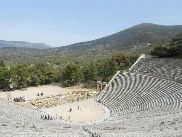 theatre-of-epidaurus-2830081_640