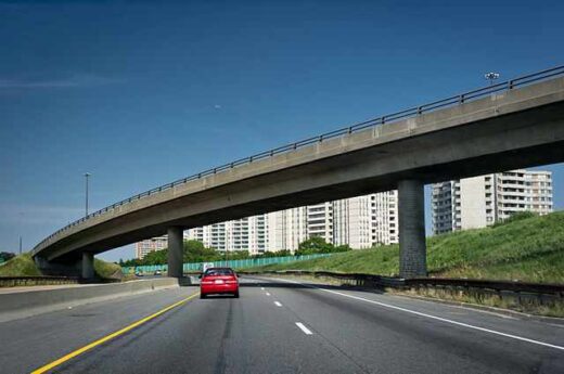 Enosi-xenodochon-thessalonikis-stirizei-to-flyover