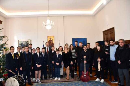 Christougenniatika-kalanta-sto-ipourgeio-Esoterikon-tomeas-Makedonias-Thrakis 2