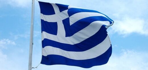 H-Ellada-kai-o-faros-tis-25is-Martiou-Chronia-Polla-Ellada