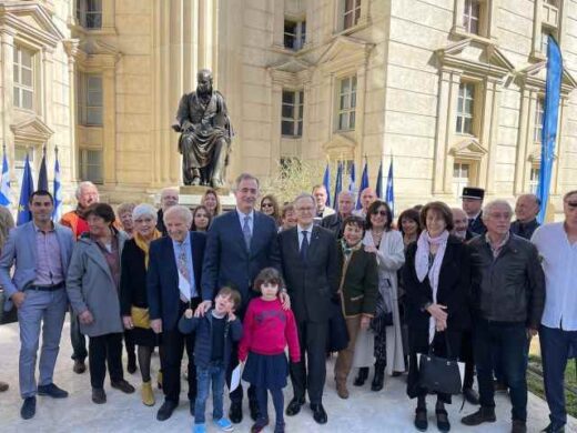 O-ymath-stathis-konstantinidis-paresti-stis-ekdiloseis-mninis-tis-ellinogallikis-koinotitas-sto-monpelie