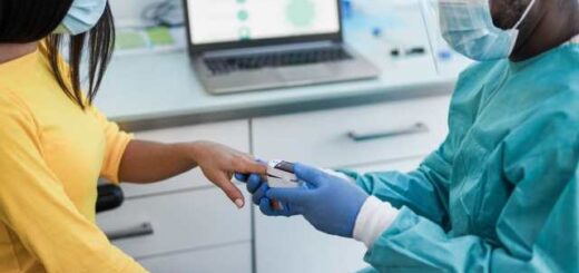 Pos-na-kanete-xrisi-oxymetrou-kai-nefelopoiiti-sto-spiti-poies-einai-oi-systaseis-ton-giatron