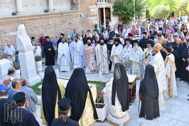 2024.07.10-Foto002-Eorti Agiou Fotiou Thettalou_Mnimosino Mitropolitou Panteleimonos Chrisofaki