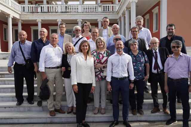 i-megali-aithousa-tou-kyverneiou-tis-thessalonikis-na-parei-to-onoma-tou-Konstantinou-Karamanli 2