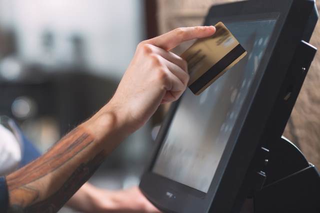 Poio-sistima-paraggeliolipsias-einai-kalo-gia-tin-epicheirisi-sas