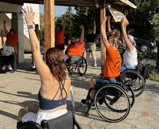 ekpaideftiko-programma-ypostirixis-gia-tis-gynaikes-me-vlavi-notiaiou-myelou