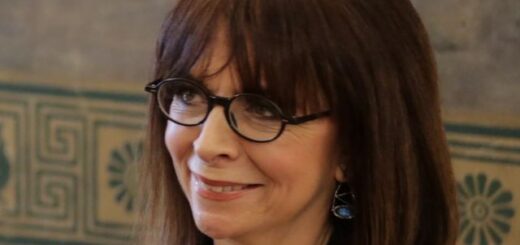 Ypsisti-timi-stin-proedro-tis-Ellinikis-dimokratias