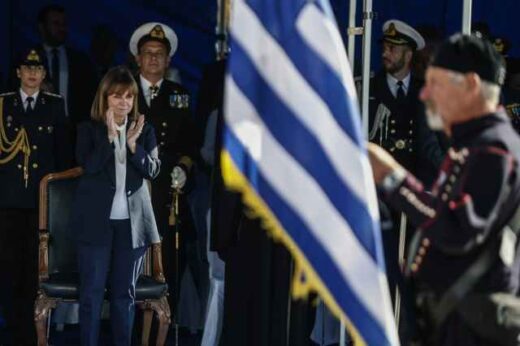 Dilosi-tis-proedrou-tis-dimokratias-meta- apo-ti-stratiotiki-parelasi