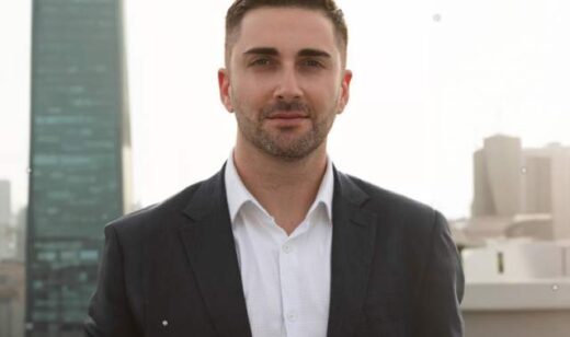 Kinima-Dimokratias-oloi-mazi-enantia-sto-katestimeno