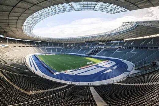 Ta-tournoua-tis-fifa-pou-tha-dieksachthoun-to-2025