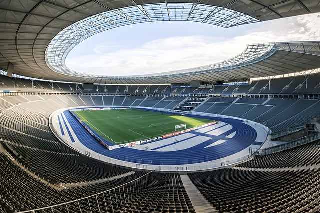 Ta-tournoua-tis-fifa-pou-tha-dieksachthoun-to-2025