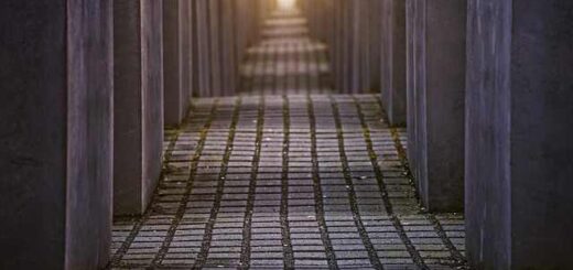 ekdiloseis-gia-tin-imera-mnimis-ton-Ellinon-Evraion-Martyron-kai-Iroon-tou-Olokaftomatos-2025-sti-Thessaloniki