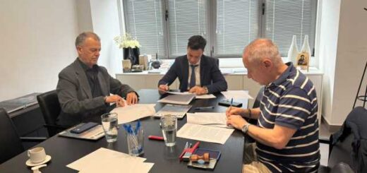 ipografi -neas-syllogikis-symvasis-ergasias-gia-tous-ilektrologous-sta-xenodocheia