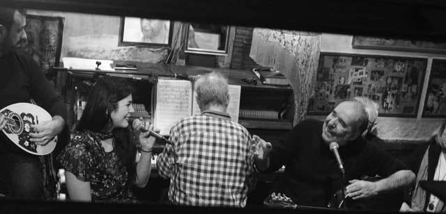 i-ernineftria-Rafaella-Bogadaki-diathetei-mia-foni-pou-se-synarpazei 2