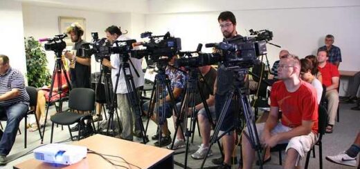 ekpaidefsi-ton-astynomikon-stin-elefteria-tis-ekfrasis