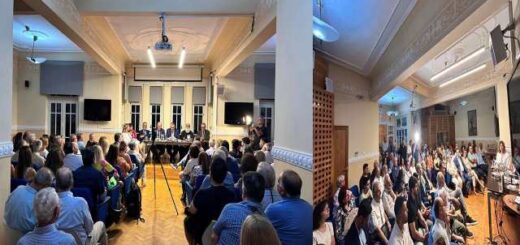 gemato-apo-alitheies-einai-to-vivlio-skies-mnimis-fos-elpidas 1