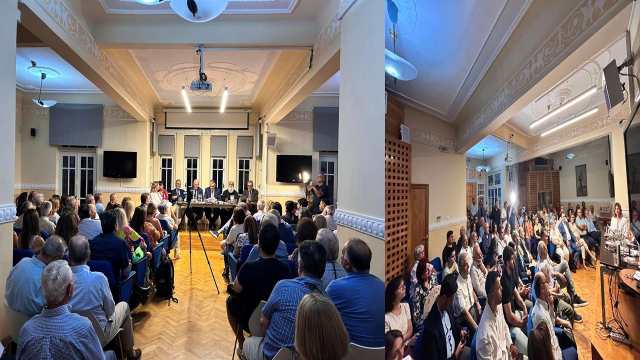 gemato-apo-alitheies-einai-to-vivlio-skies-mnimis-fos-elpidas 1