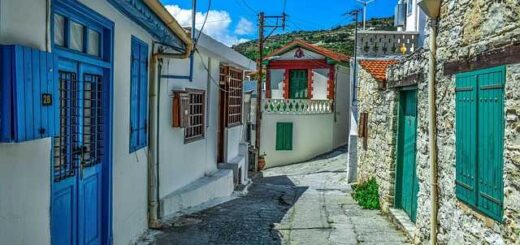 tin-proti-edra-kypriakon-spoudon-stin-Ellada