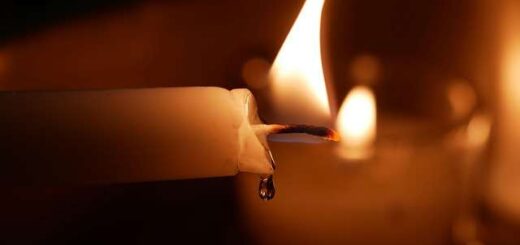 i-esiemth-apochaireta-ton-akrivo-tsolaki