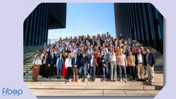 oi-pagkosmies-exelixeis-gyro-apo-ti-techniti-noimosini