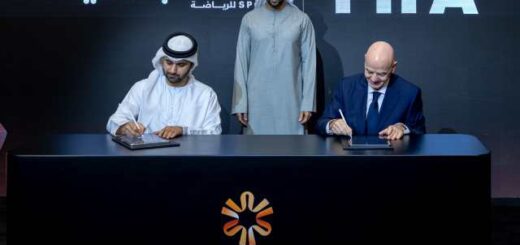 Mnimonio-sinergasias-gia-ta-nea-etisia-vraveia-podosfairou