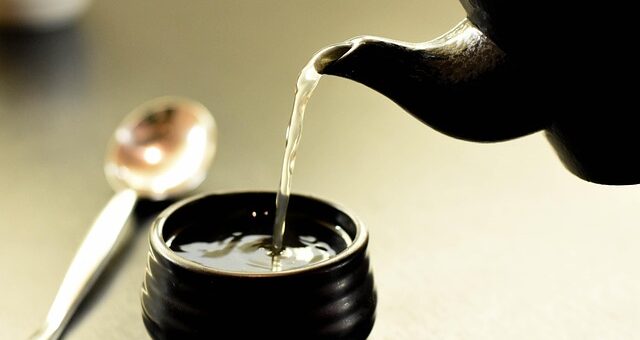 giati-oi-tsagieres-stazoun-panta