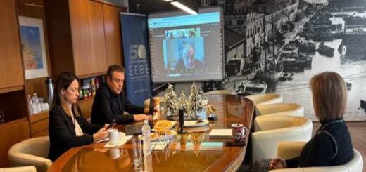 tin-periodo-2020-2024-afksifikan-kata-35-oi-ellinikes-exagoges-pros-tin-Australia