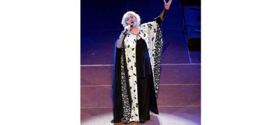 Marinela-i-iereia-tou-ellinikou-tragoudiou