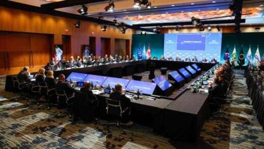 Oikonomiki-dianomi-recor-871-ekatommirion-dollarion