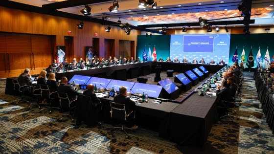 Oikonomiki-dianomi-recor-871-ekatommirion-dollarion