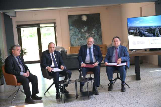 se pliri efarmogi to foititokentriko montelo exi axonon sto Aristoteleio Panepistimio Thessalonikis